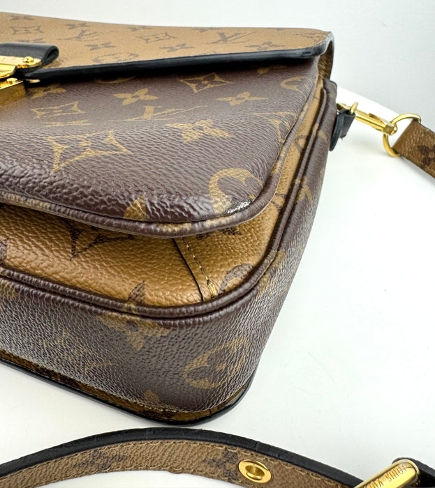 Louis Vuitton Reverse Monogram Pochette Métis