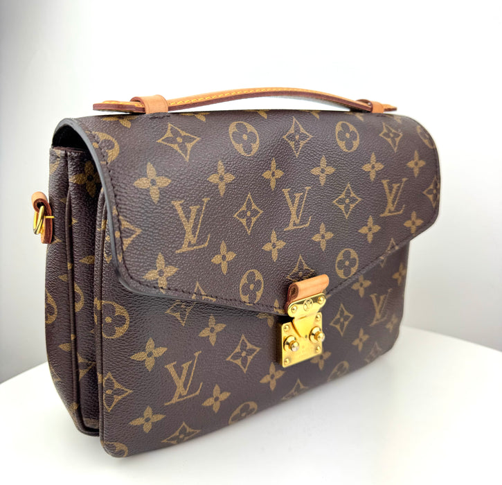 Louis Vuitton Monogram Pochette Métis