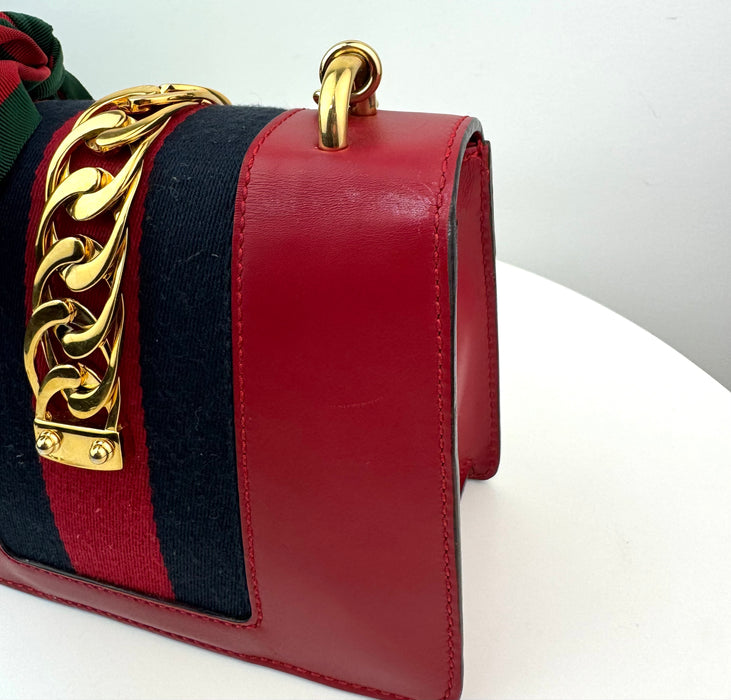 Gucci Sylvie Leather mini chain bag