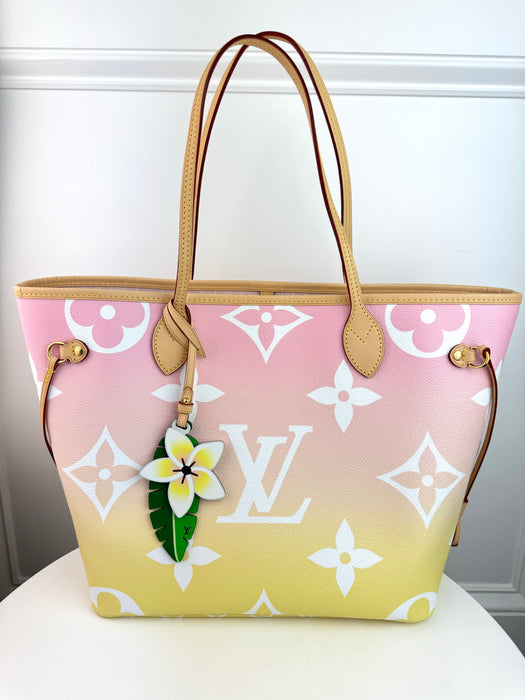 Louis Vuitton Monogram Giant By The Pool Neverfull MM Light Pink