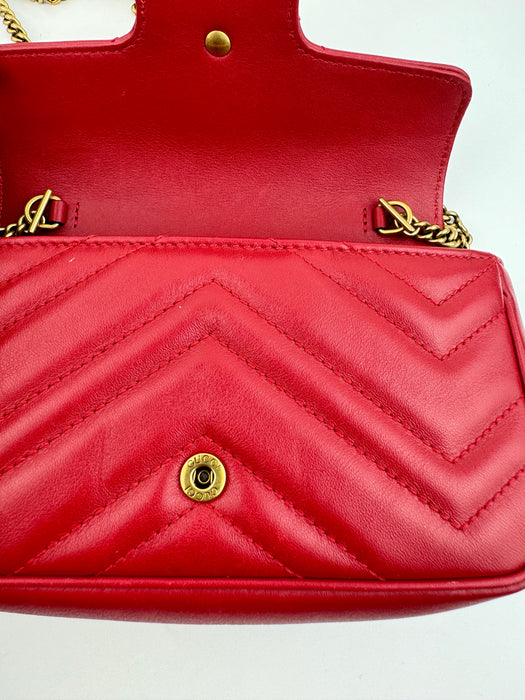 Gucci gg Marmont Leather Super Mini Bag Red