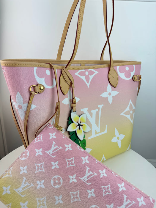 Louis Vuitton Monogram Giant By The Pool Neverfull MM Light Pink