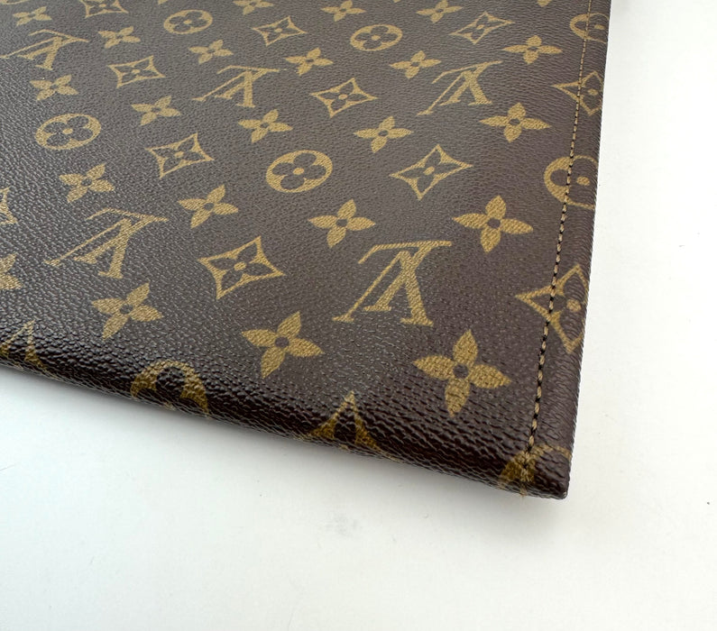 Louis Vuitton Poche Document Monogram