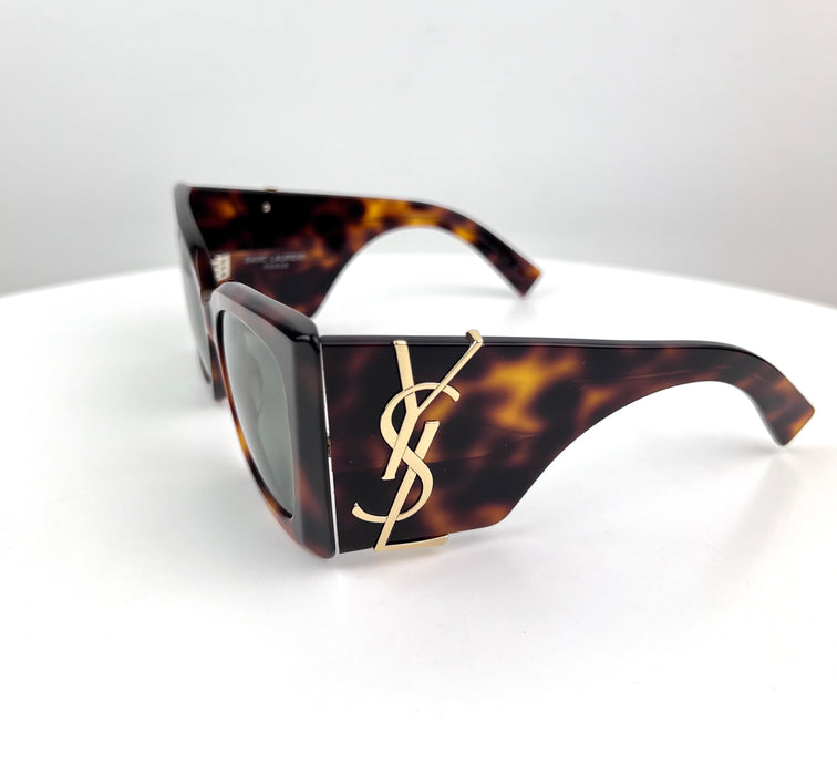 Saint Laurent Blaze Sunglasses with oversized Cateye frames