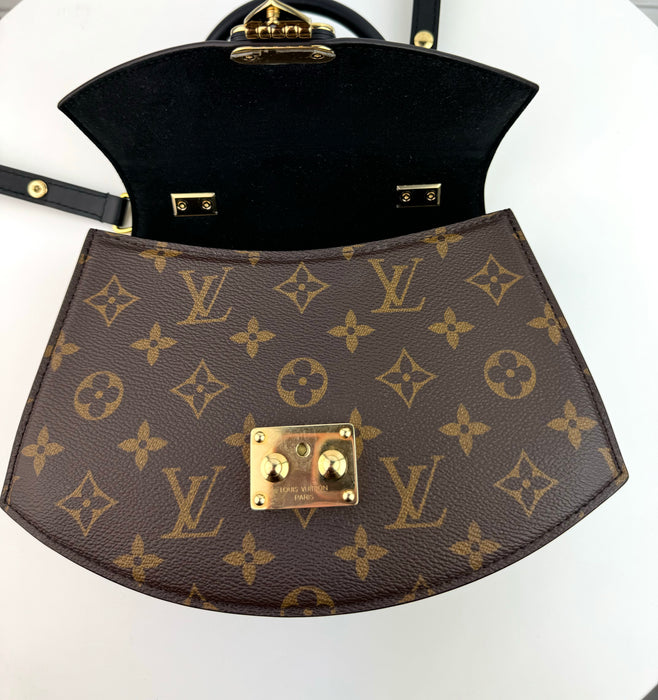 Louis Vuitton Tilsitt In Monogram Reverse