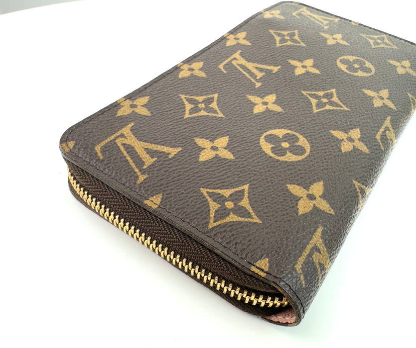 Louis Vuitton Monogram Zippy Wallet in Pink