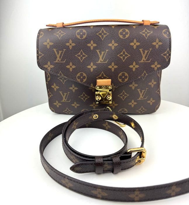 Louis Vuitton Monogram Pochette Métis