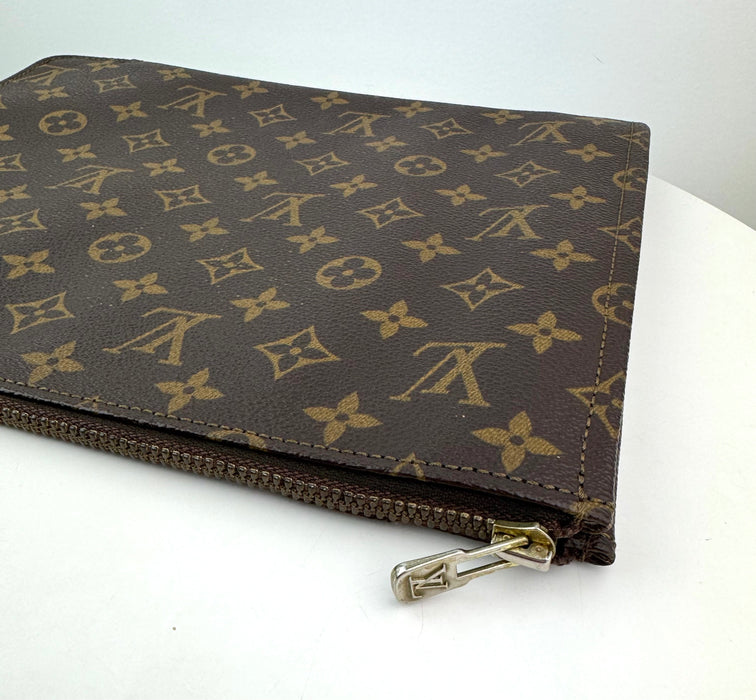 Louis Vuitton Poche Document Monogram