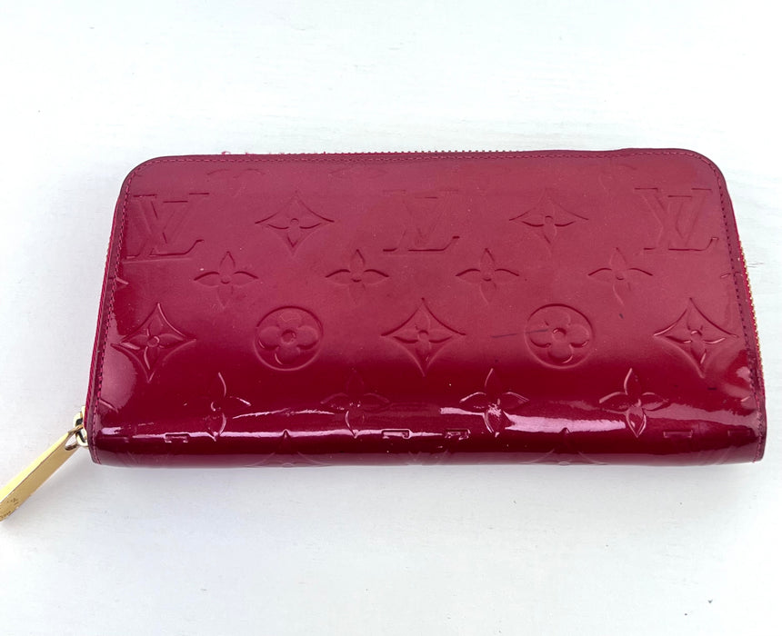 Louis Vuitton Vernis Red Zippy Wallet