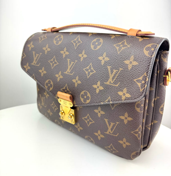 Louis Vuitton Monogram Pochette Métis