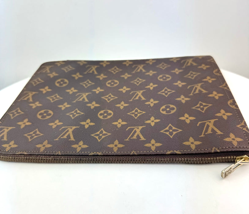 Louis Vuitton Poche Document Monogram