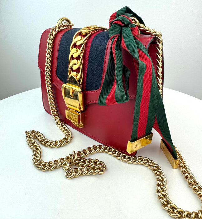 Gucci Sylvie Leather mini chain bag