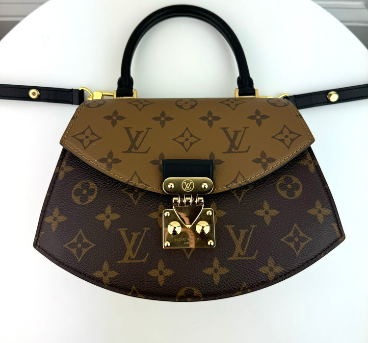 Louis Vuitton Tilsitt In Monogram Reverse