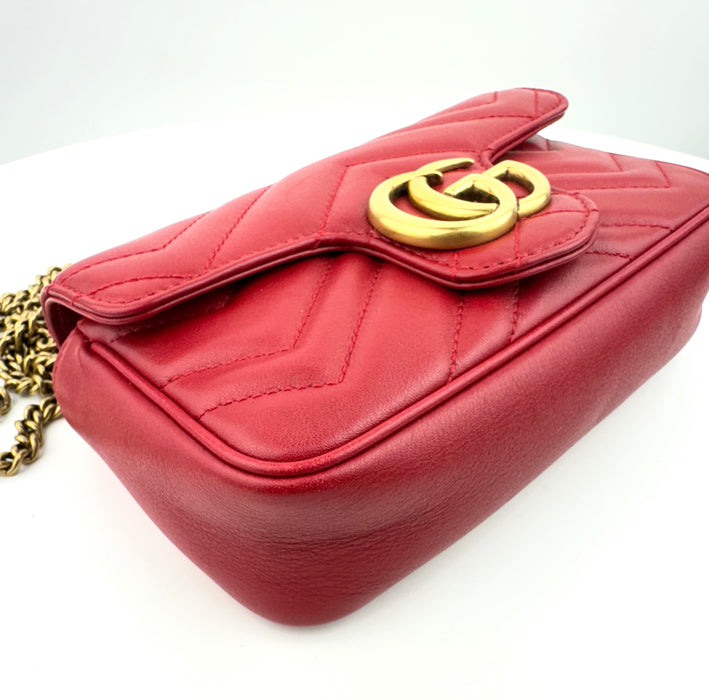 Gucci gg Marmont Leather Super Mini Bag Red