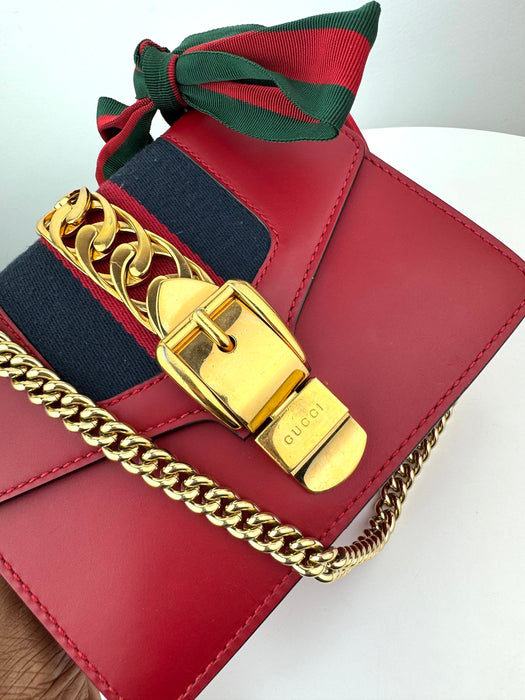 Gucci Sylvie Leather mini chain bag