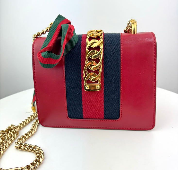 Gucci Sylvie Leather mini chain bag