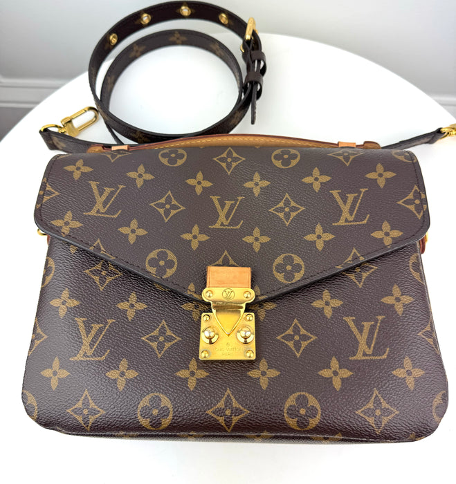 Louis Vuitton Monogram Pochette Métis