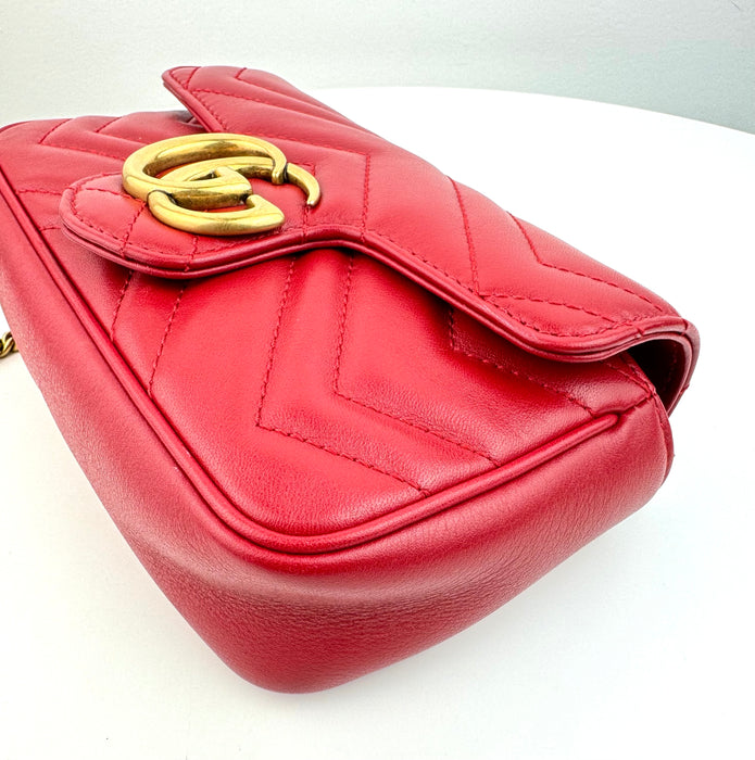 Gucci gg Marmont Leather Super Mini Bag Red