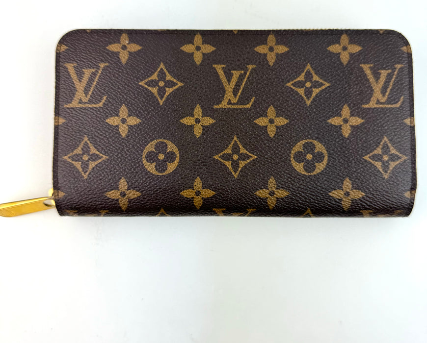 Louis Vuitton Monogram Zippy Wallet in Pink