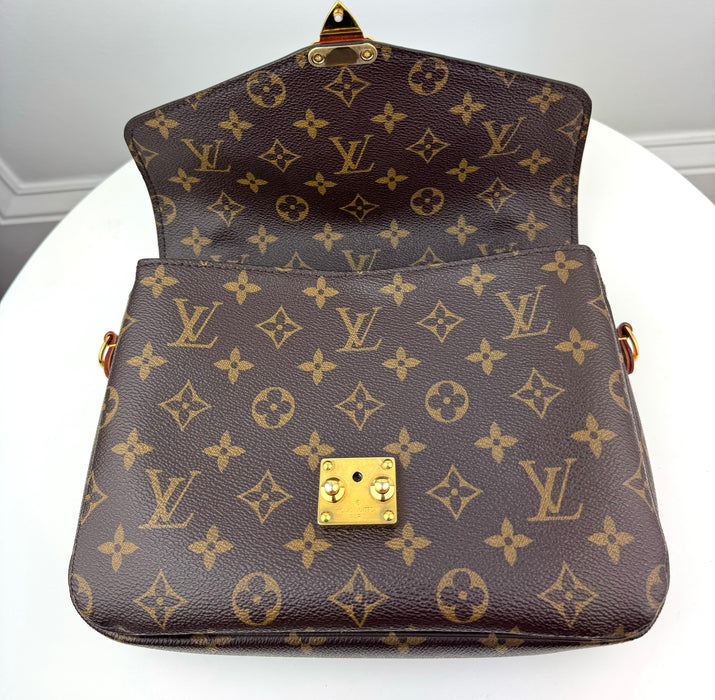 Louis Vuitton Monogram Pochette Métis