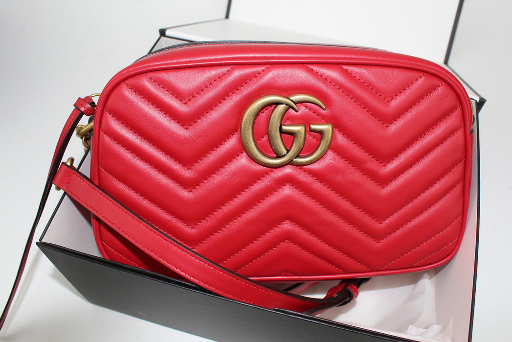 GUCCI GG MARMONT SMALL MATELASSÉ SHOULDER BAG - LuxurySnob