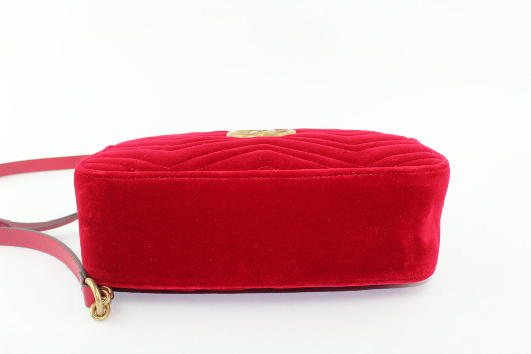 GUCCI GG MARMONT VELVET CAMERA BAG RED