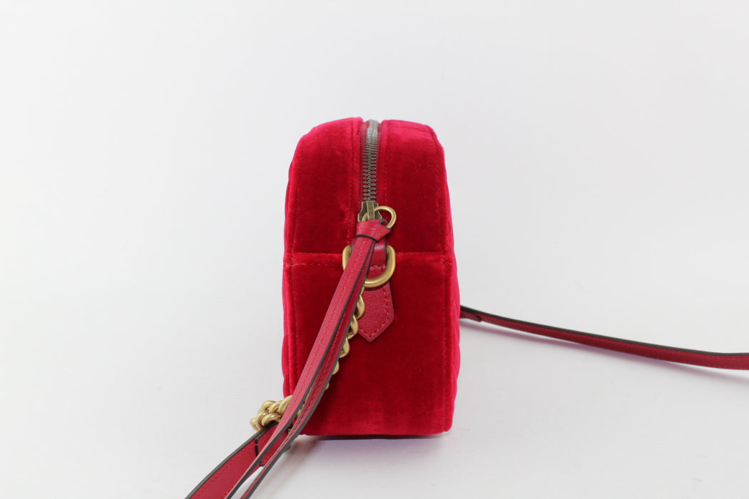 GUCCI GG MARMONT VELVET CAMERA BAG RED